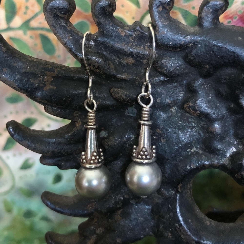 Vintage Sterling and Grey Pearl Earrings